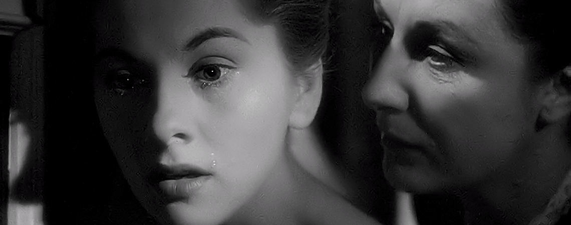 Joan Fontaine, Judith Anderson | "Rebecca" (1940)